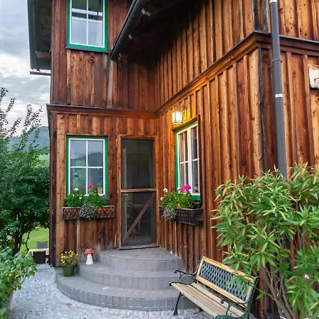 Ferienhaus Lovely House With Mountain View & Big Garden In *