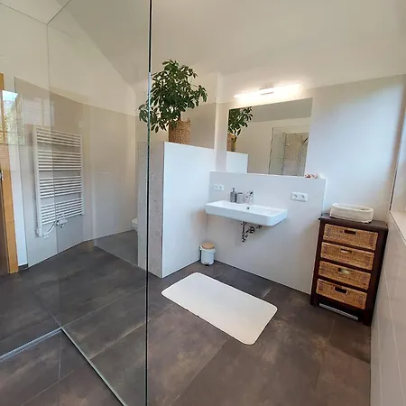 Lovely House With Mountain View & Big Garden In Bad Aussee