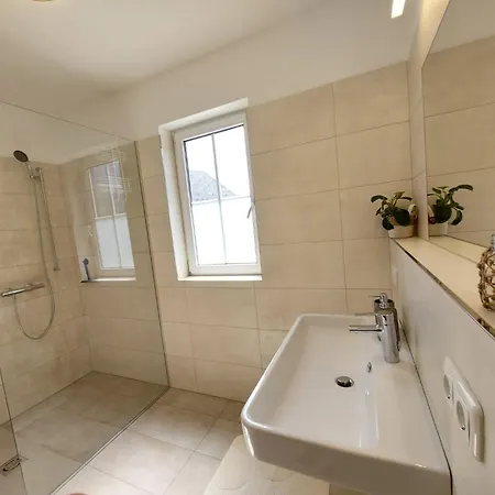 Lovely House With Mountain View & Big Garden In Bad Aussee