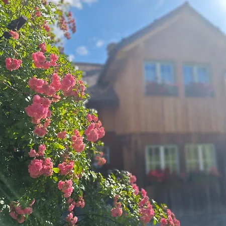 Lovely House With Mountain View & Big Garden In Feriehus *