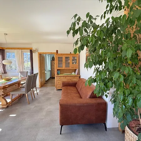 別荘 Lovely House With Mountain View & Big Garden In