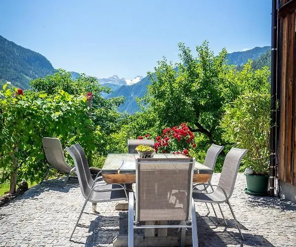Lovely House With Mountain View & Big Garden In
