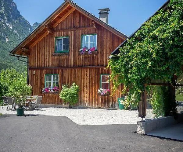 Ferienhaus Lovely House With Mountain View & Big Garden In Bad Aussee