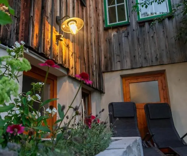 Lovely House With Mountain View & Big Garden In