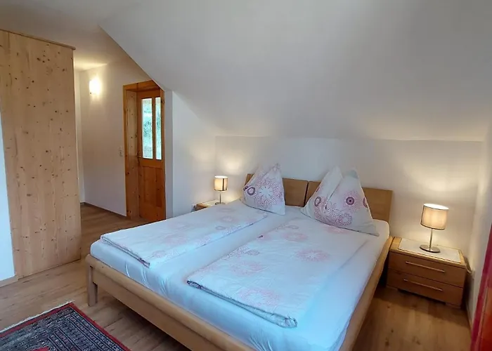 בית נופש Lovely House With Mountain View & Big Garden In *