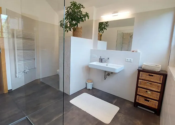 Lovely House With Mountain View & Big Garden In Bad Aussee