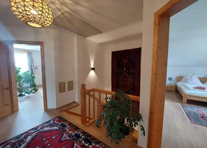 Lovely House With Mountain View & Big Garden In בית נופש *