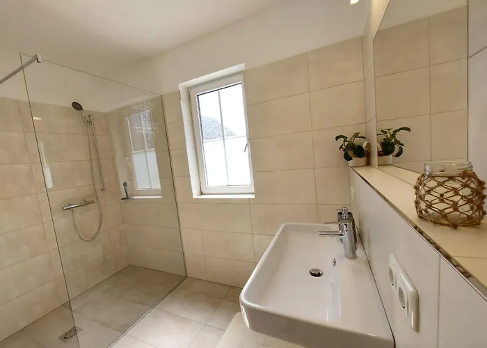 Lovely House With Mountain View & Big Garden In באד אאוסי