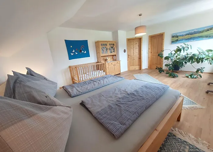 Lovely House With Mountain View & Big Garden In בית נופש *