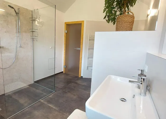 Lovely House With Mountain View & Big Garden In * באד אאוסי